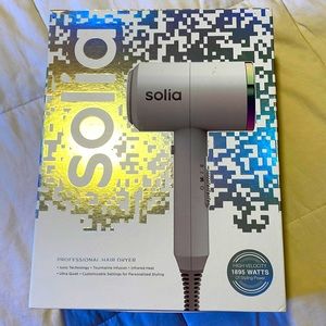 Solia Professional Hair Dryer 1875 watts NIB